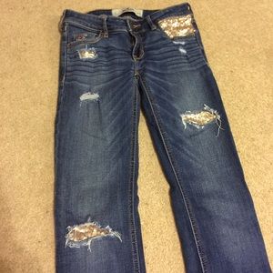 HOLLISTER DARK WASH JEANS WITH SPARKLY POCKETS