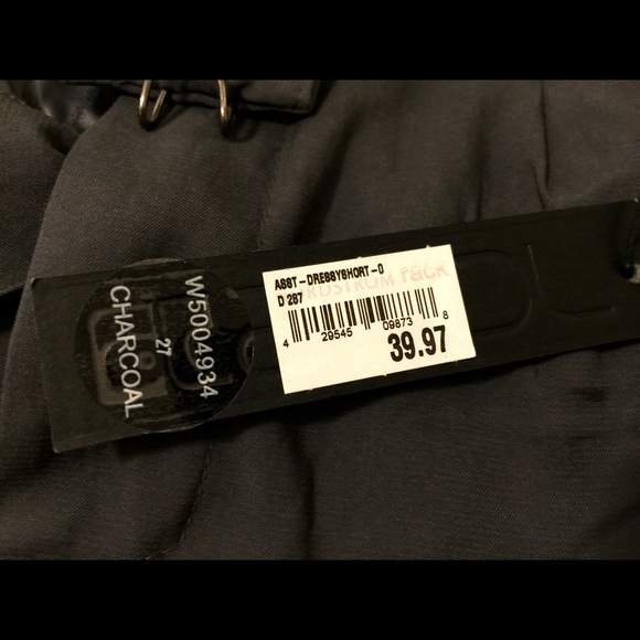 Dressy shorts - Picture 2 of 3