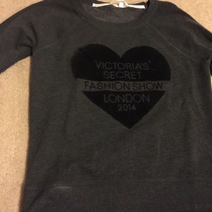 VICTORIA SECRET FASHION SHOW CREW