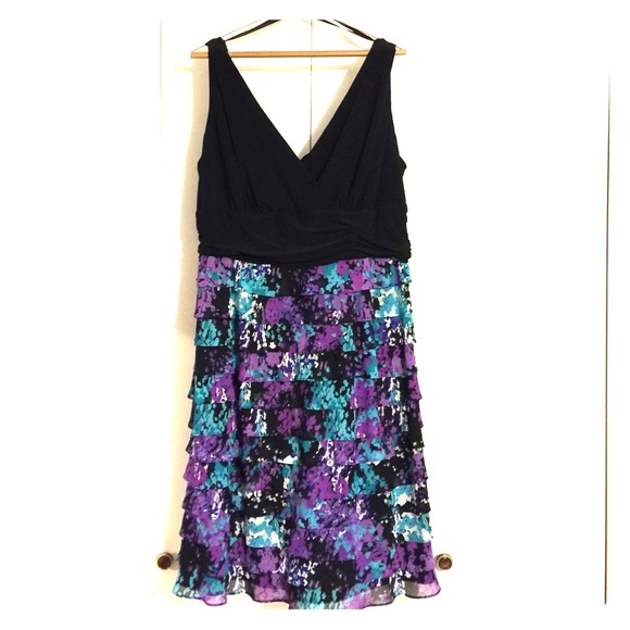 Sleeveless Dress with Colored Ruffle Skirt