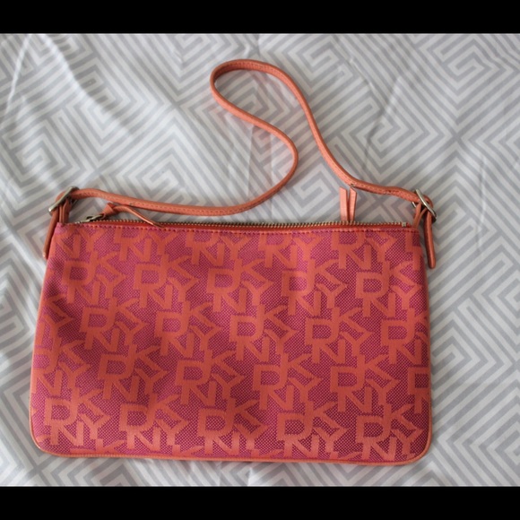 DKNY Small Purse - New!! For any occasion