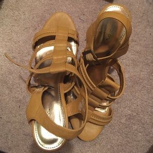 Mustard yellow wedges