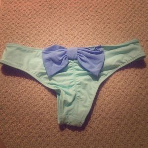 Bow bottom swimsuit