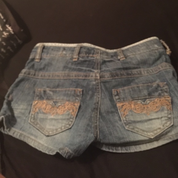 Shorts hardly worn size 1 - Picture 2 of 2