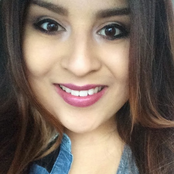 Meet your Posher, Melissa - Picture 1 of 1