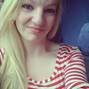 Meet your Posher, Alicia