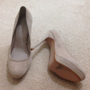 Zara nude suede pumps! Never worn. Size 36