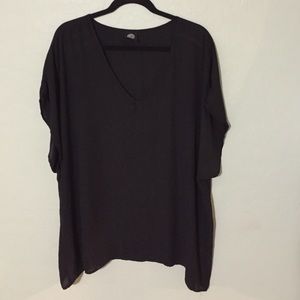 Women's plus size top Bobeau