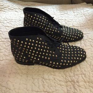 Matiko Booties w Gold Studs