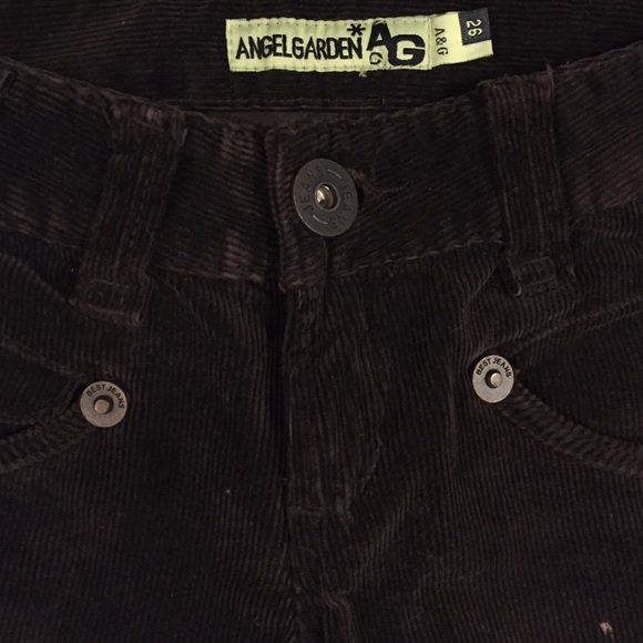 Angel Garden Winter Shorts - Picture 2 of 3