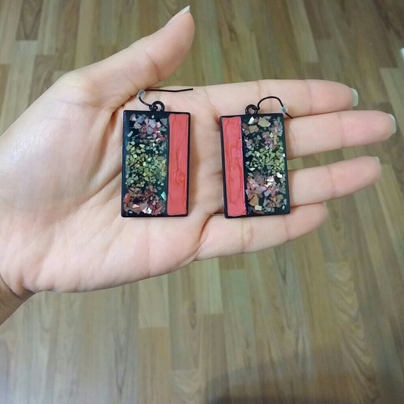Black & hot pink earrings NWOT
