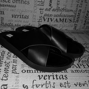 Steve Madden slide on