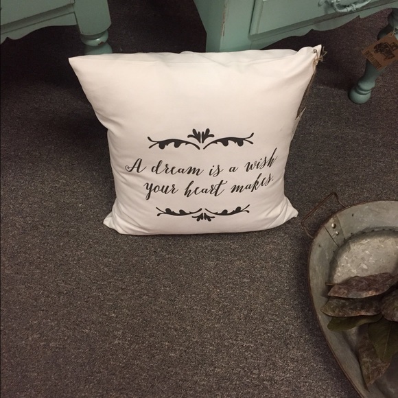 Meet your Posher, Nicole - Picture 1 of 1