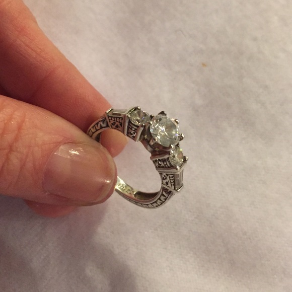Sterling Silver / CZ RING 7 Detailed Design