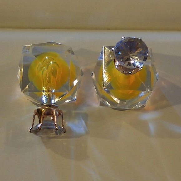 Double Sided Earrings Yellow - Picture 4 of 4
