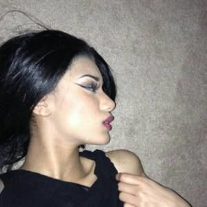 Meet your Posher, Dee