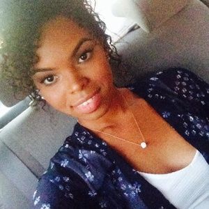 Meet your Posher, Isaura