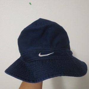 Nike bucket hat