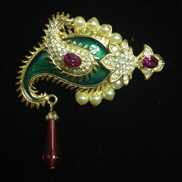 Fashion jewelry brooch