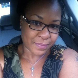 Meet your Posher, Marisa