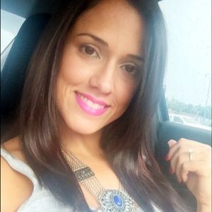 Meet your Posher, Roxana