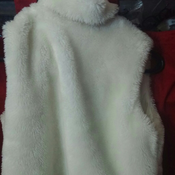 Hello Kitty vest - Picture 2 of 3