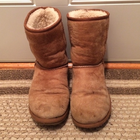 SHORT BROWN UGG BOOTS WOMENS 8