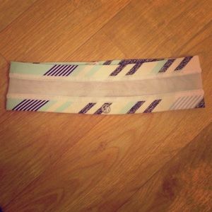 Lululemon Fly Away Tamer Headband