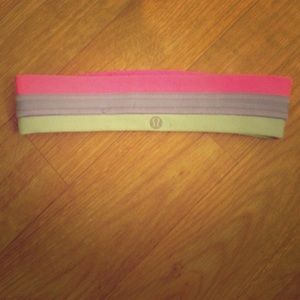 Lululemon fly away tamer headband
