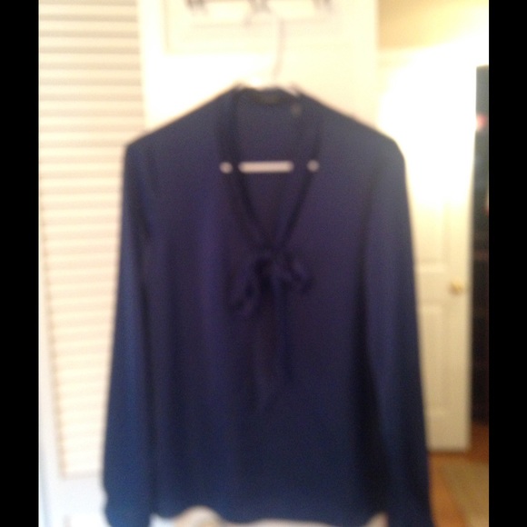 Tahari blouse