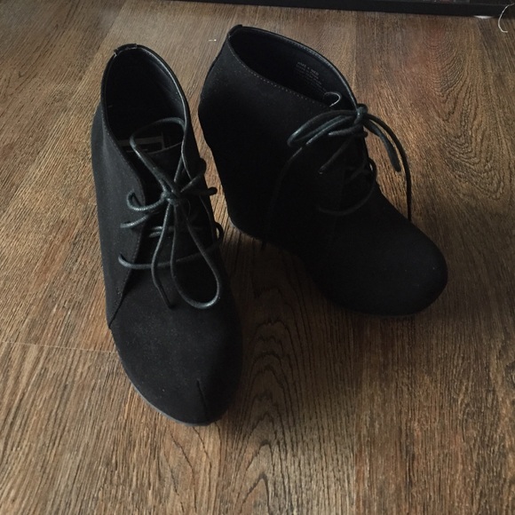 Elle Wedge Bootie