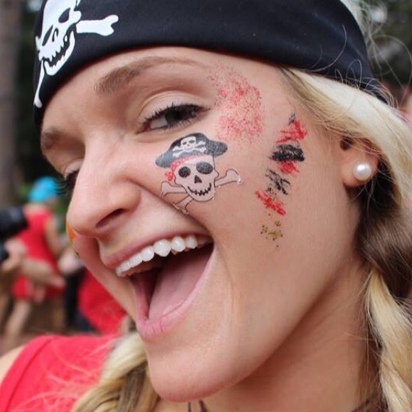 Meet your Posher, Brooke