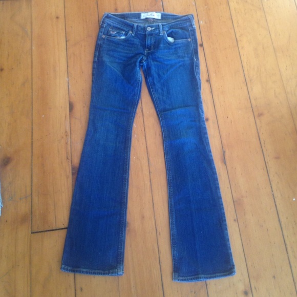 Hollister jeans size 3 short