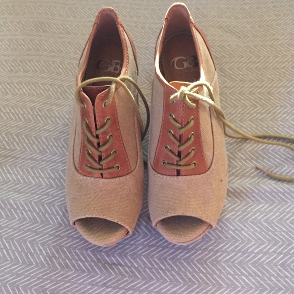 Gianni Bini open toe wedges