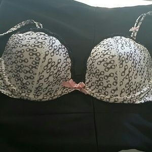 VS bra 34D