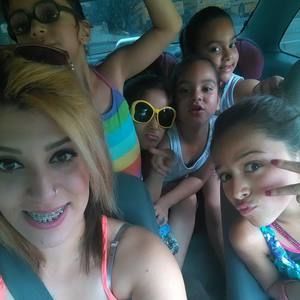 Meet your Posher, Stefani