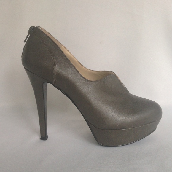 Nine West 4" Grey Bootie - zipper back