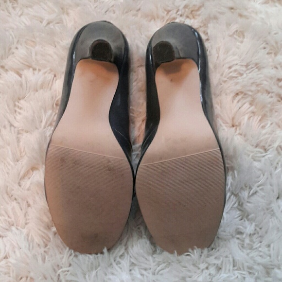 DARK GRAY HEEL - Picture 2 of 3