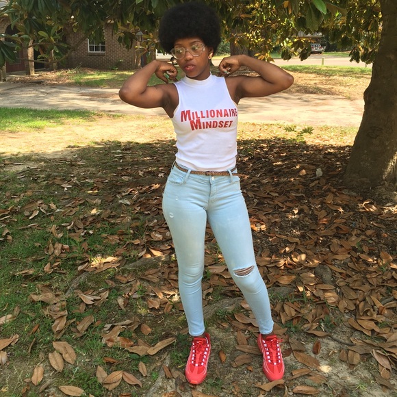 Meet your Posher… - Picture 2 of 2