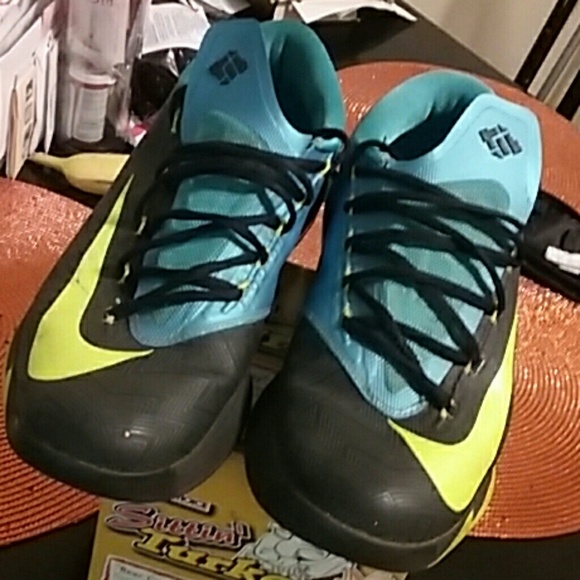 Mens nike kd shoes size 12