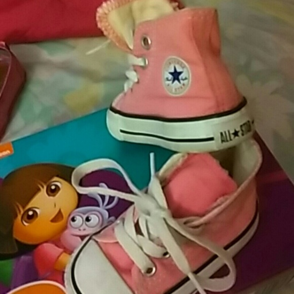 Converse - Picture 2 of 2