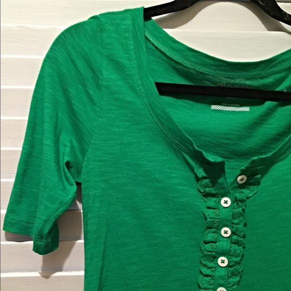 Green Old Navy Ruffle Tee