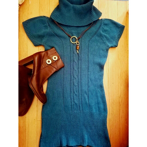 Gold Drama {CABLE KNIT DRESS} - Picture 3 of 9