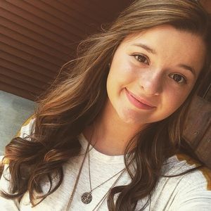 Meet your Posher, Valorie