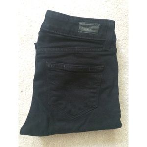 Paige Skyline Skinny Black 25