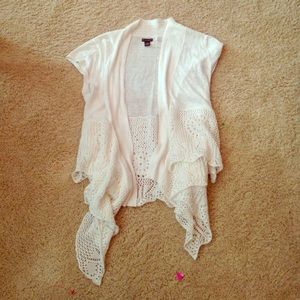 😍 New! White knit sweater. Layer bottom.