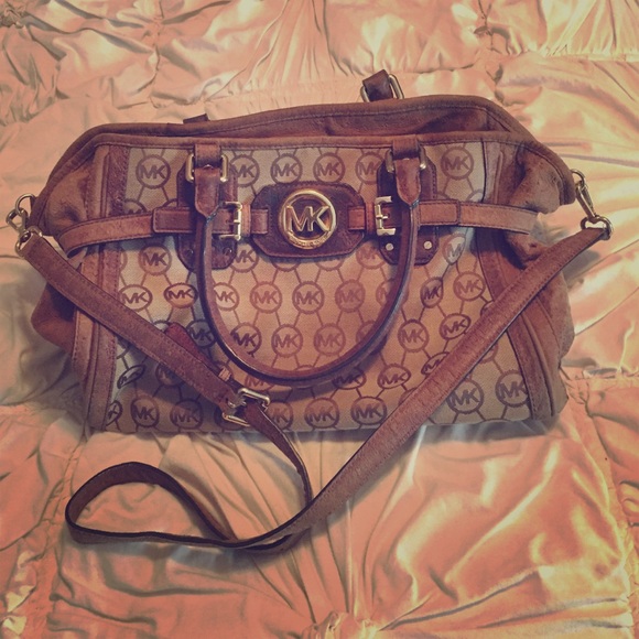 Michael Kors Handbags - Beautiful Michael Kors purse!