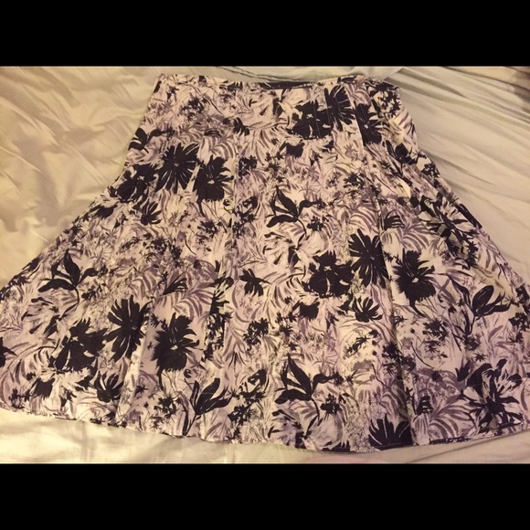 Talbots lined cotton and silk pleated skirt