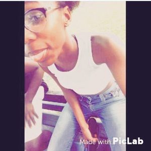 Meet your Posher, Lea