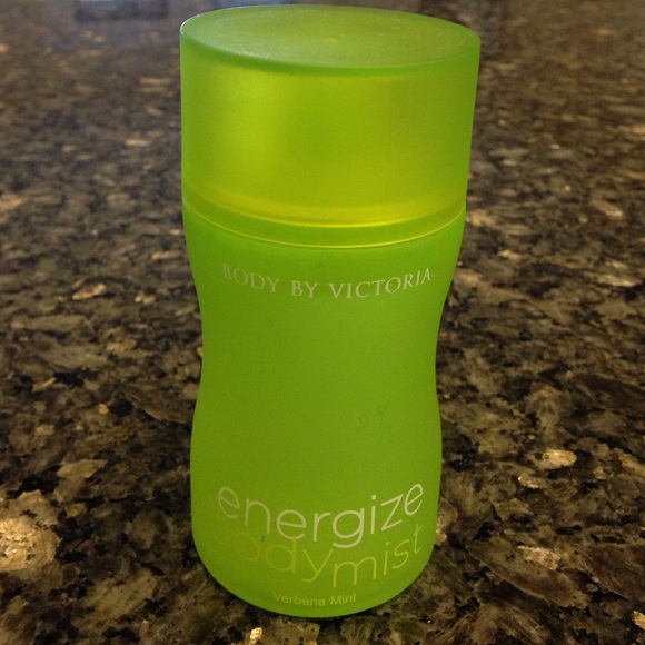 Victoria's Secret Energize body mist